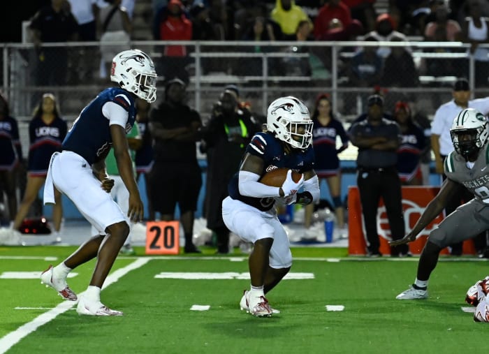 Chaminade-Madonna vs Miami Central Football - Robson Lopes - 08-26-20231004